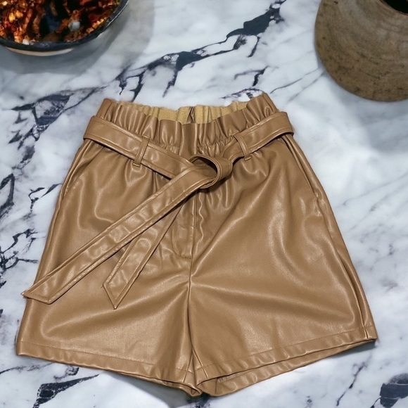 Vero Moda Pants - VERO MODA Solarie Coated Shorts